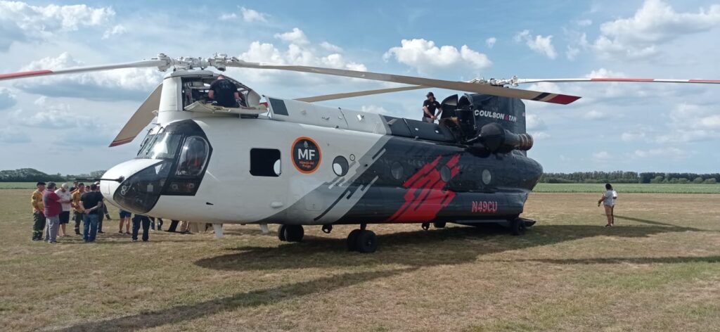 El Ministerio de Ambiente y Desarrollo Sostenible trasladó a San Pedro el helicóptero Boeing Chinook, con el objetivo de combatir los incendios en las islas del Delta Bonaerense. El Ministerio de Ambiente y Desarrollo Sostenible, que dirige Juan Cabandié, convocó a una conferencia de prensa que tendrá lugar este lunes, a las 9.45hs, para la presentación de la nave en el aeródromo de la vecina localidad.