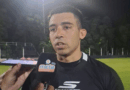 Clásico suspendido en medio de incidentes: Defensores ganaba 2-1 pero el árbitro decidió dar por terminado el partido