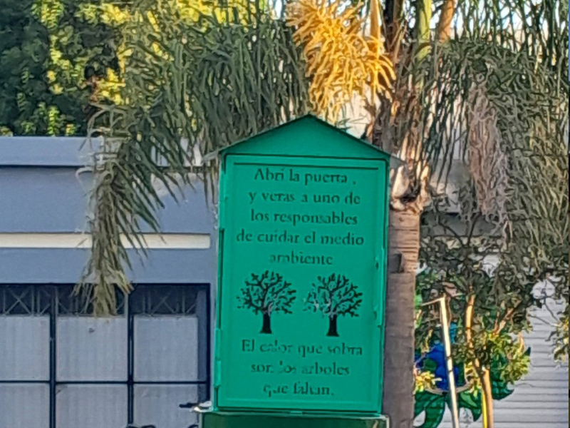 Una casita, árboles nativos y un proyecto vecinal para cuidar la Plaza José María Bustos