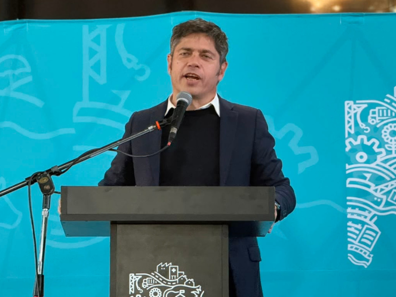 “La primera seguridad jurídica que cuidamos es la del pueblo”: Kicillof entregó escrituras en Ramallo