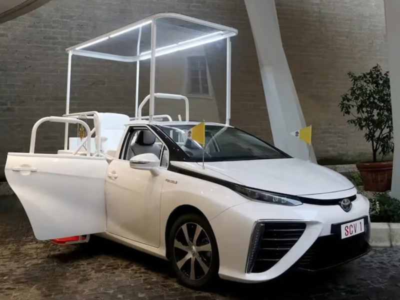 La planta de Toyota en Zárate fabricará dos “papamóviles”