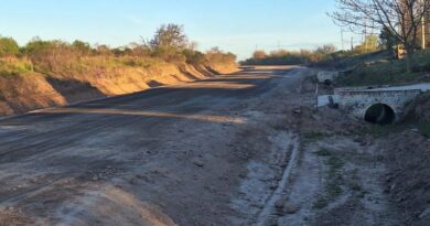 Vuelco en la Ruta 1001: críticas por los nuevos desagües y una advertencia previa de Poletti