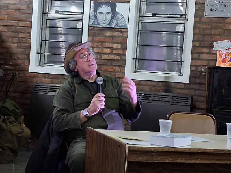 El escritor ramallense Gabriel Altube presentará sus libros sobre Gustavo Cerati en Ramallo y San Pedro