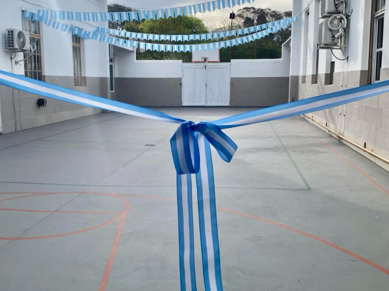 La Escuela 6 de Villa Ramallo reinauguró el renovado Patio de la Campana