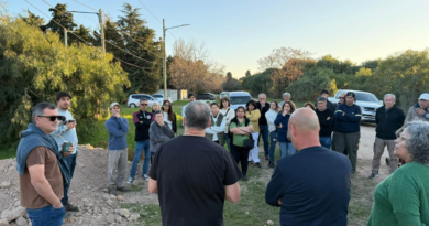 Polémica en Los Pomelos por la cesión de terrenos municipales para construir viviendas