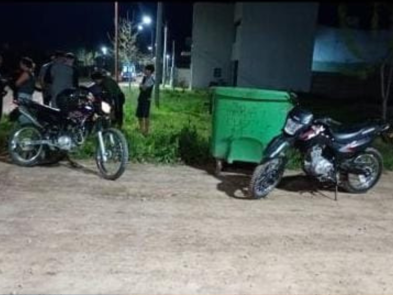 Accidente entre dos motos en Villa Ramallo: un menor sufrió la fractura de un dedo