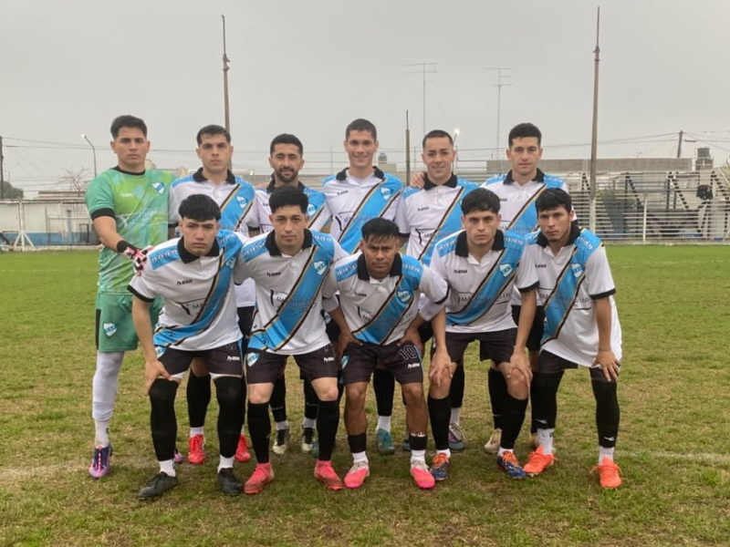 Paraná le hizo frente a la lluvia, ganó y sigue puntero