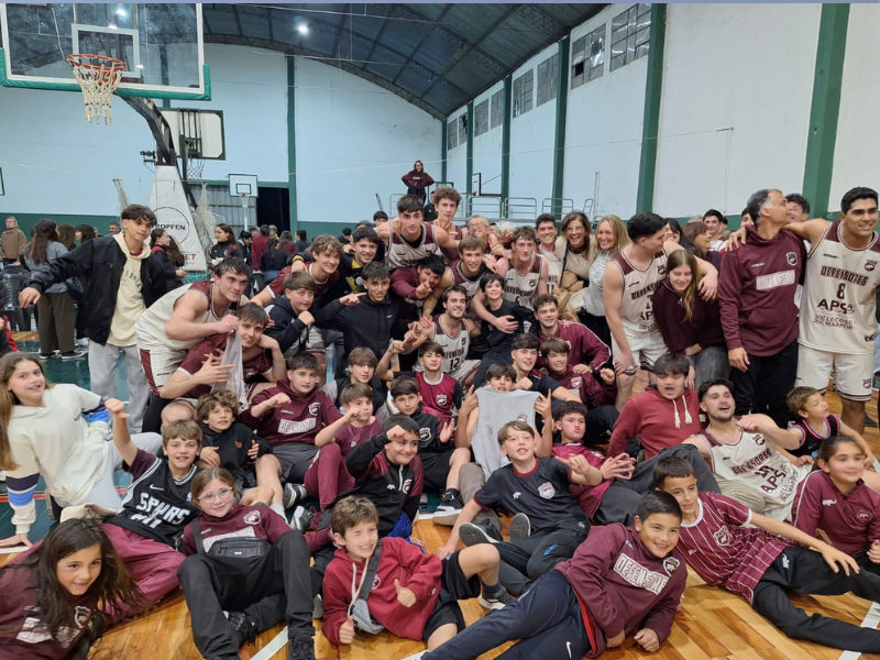 Defensores se adueñó del clásico jugando un gran básquet