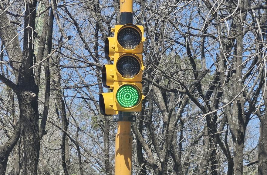 Piden implementar una “onda verde” en los semáforos de Ramallo