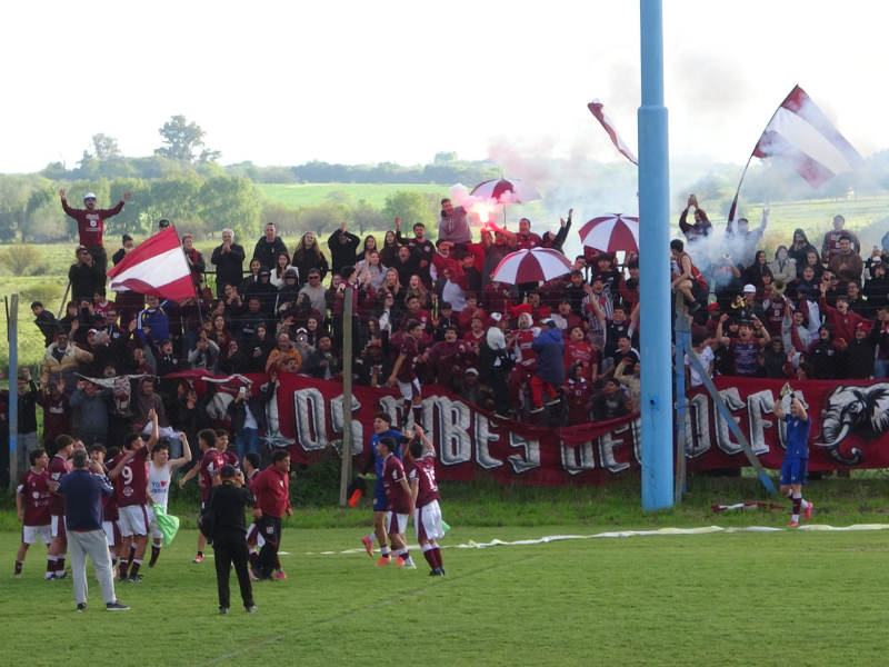 Defensores se quedó con el clásico en la última pelota