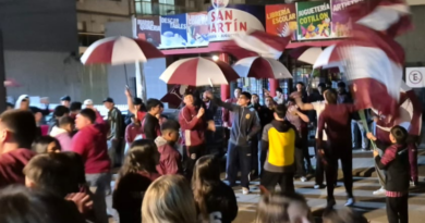 Los hinchas despidieron al plantel de Defensores rumbo a Mar del Plata