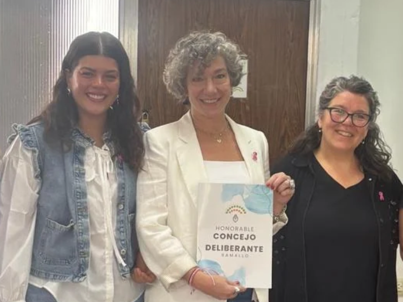 Tres mujeres de Ramallo fueron reconocidas por impulsar la campaña #SumaElLazoRosa